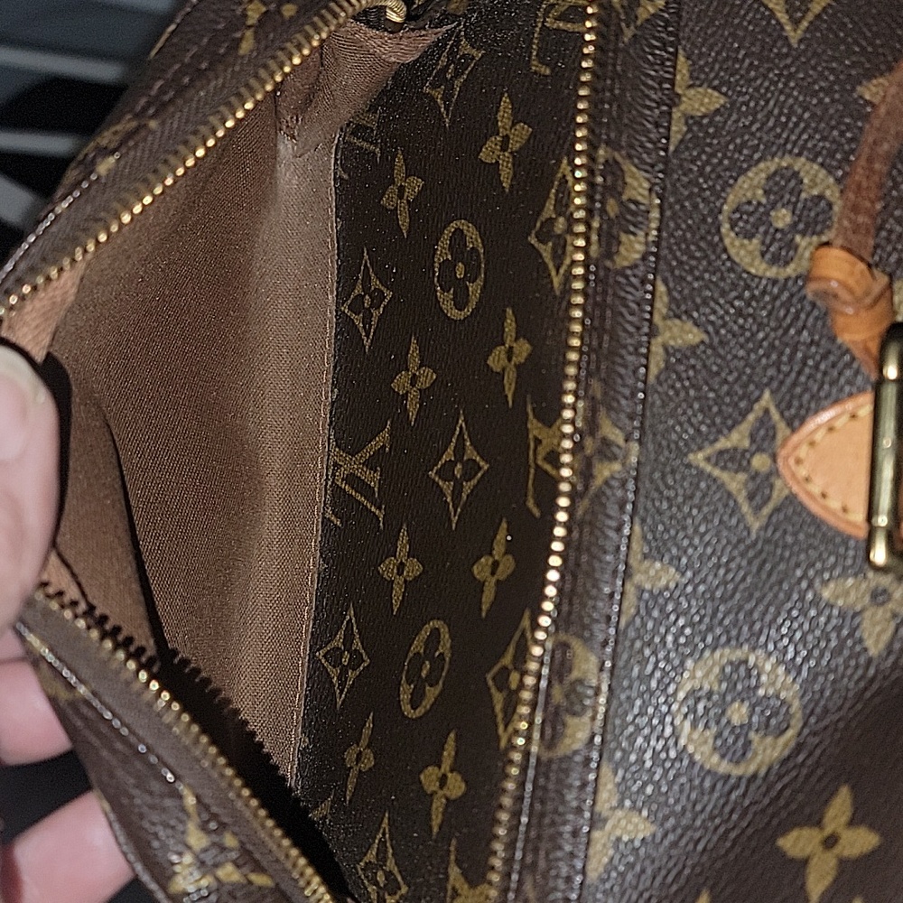 🚨Montsouris GM backpack clean W/ Coa - Picture 14 of 15